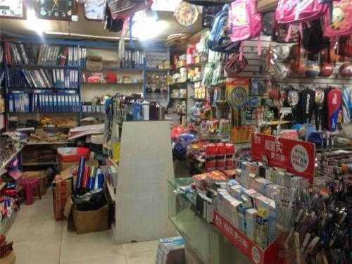 產品名稱：大量收購文體用品，高價回收，快速變現！
產品型號：收購庫存文體用品,筆,本子,橡皮擦,尺子,體育用品,籃球,足球,繩子
產品規格：回收庫存文體用品,戶外用品,登山用品,滑雪用品,帳篷,登山鞋